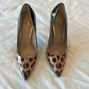 Black and Leopard patent leather pumps